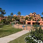 Sotoserena 2d Con Vista A La Piscina Y Montana Apartment Estepona